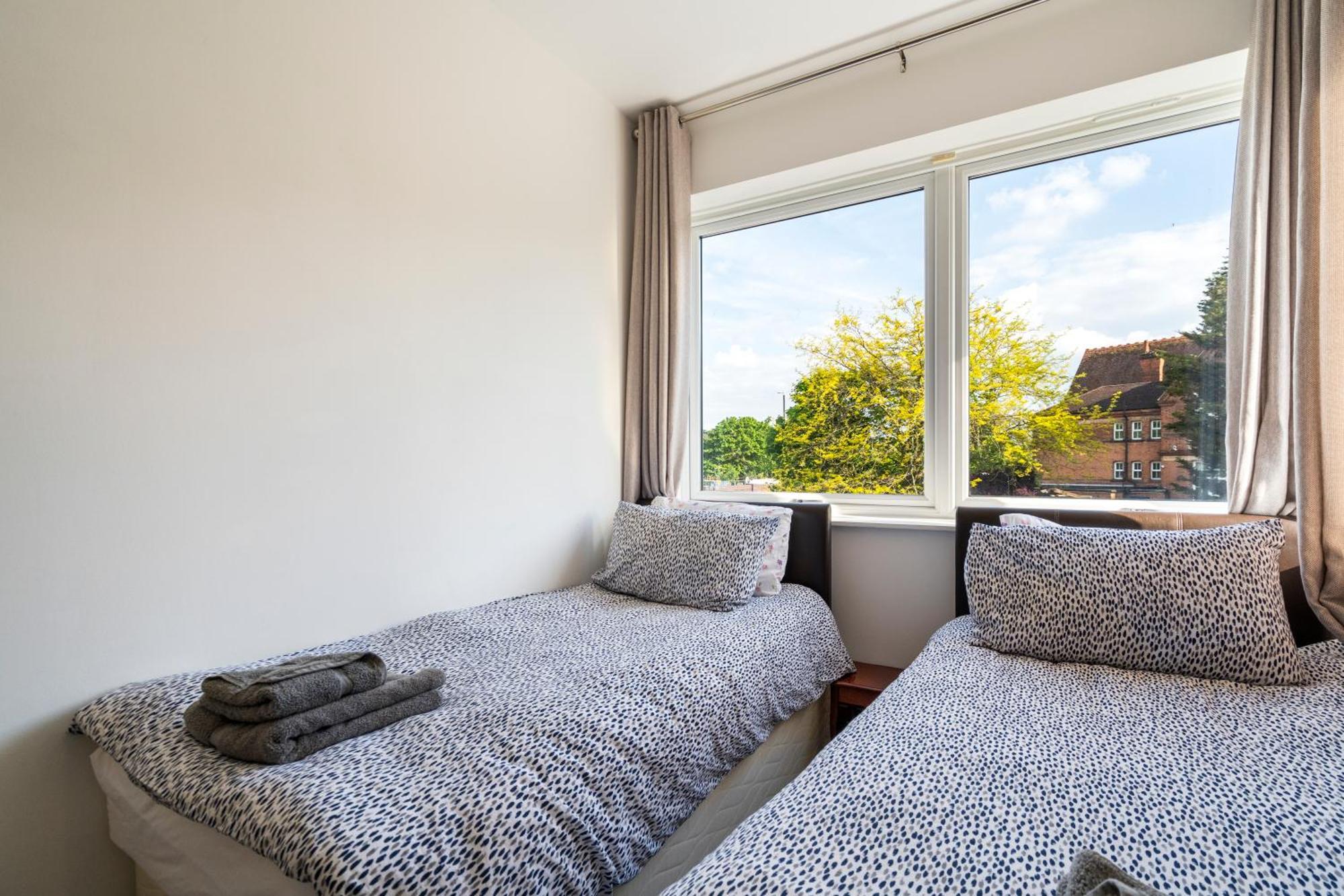Modern 2 Bedroom Apartment In Mitcham, London מראה חיצוני תמונה