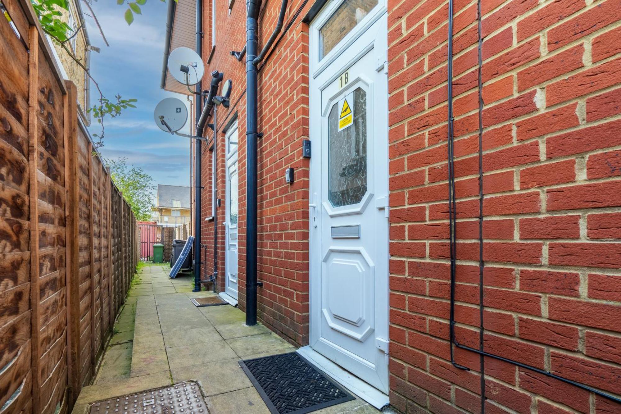 Modern 2 Bedroom Apartment In Mitcham, London מראה חיצוני תמונה