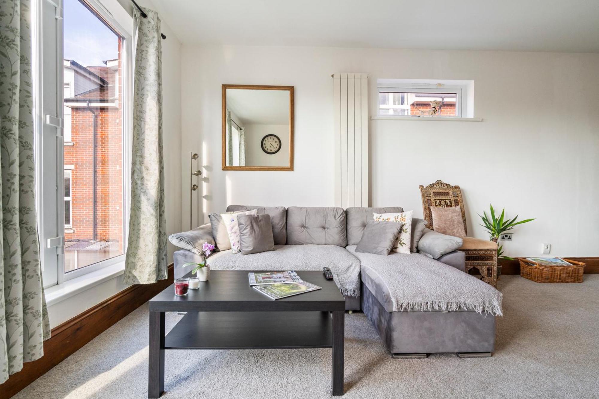 Modern 2 Bedroom Apartment In Mitcham, London מראה חיצוני תמונה