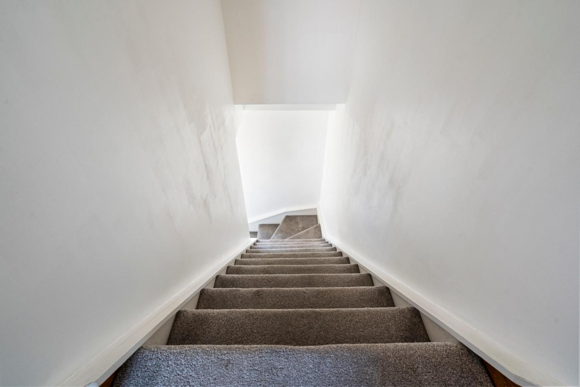 Modern 2 Bedroom Apartment In Mitcham, London מראה חיצוני תמונה