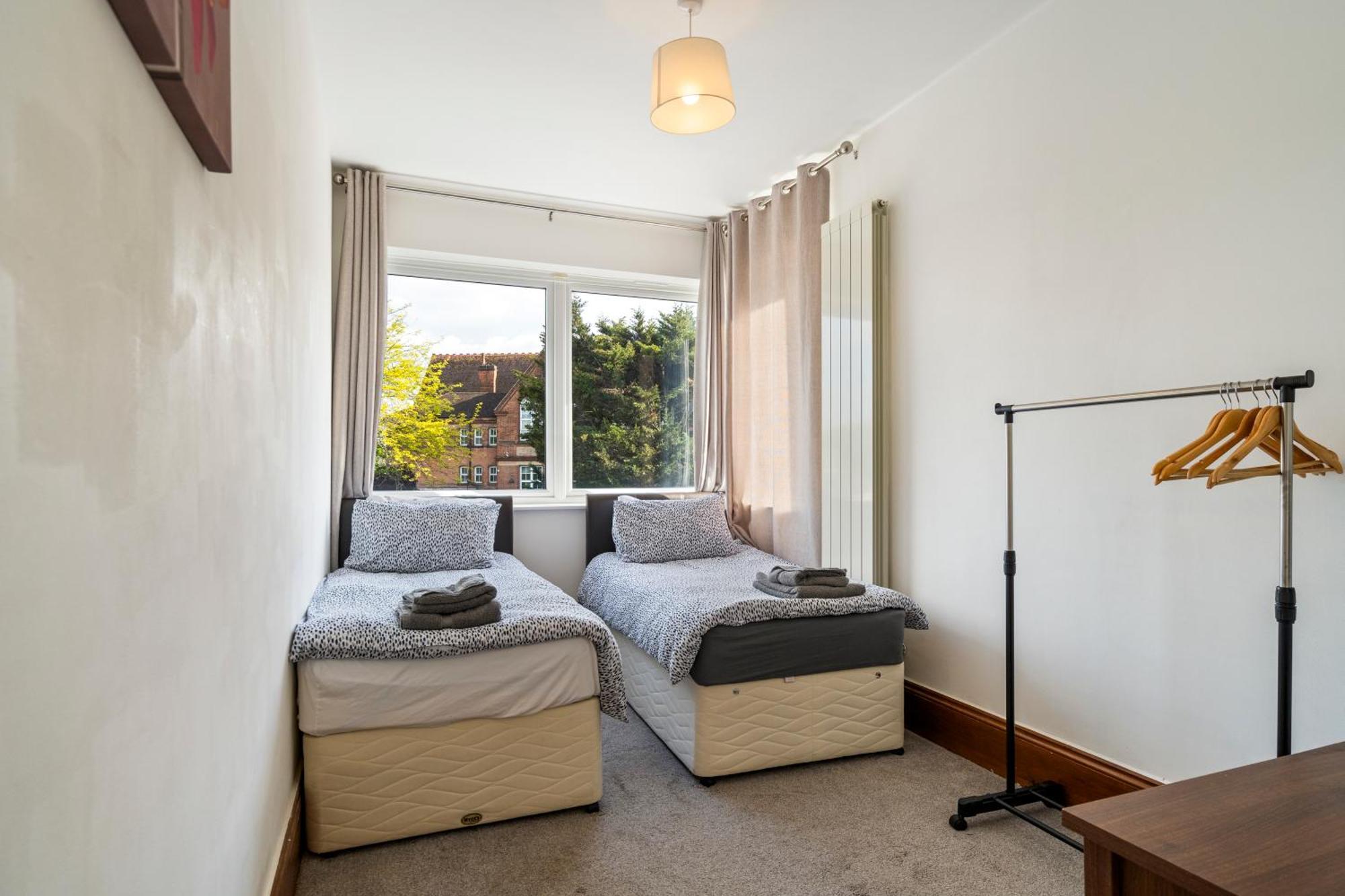 Modern 2 Bedroom Apartment In Mitcham, London מראה חיצוני תמונה