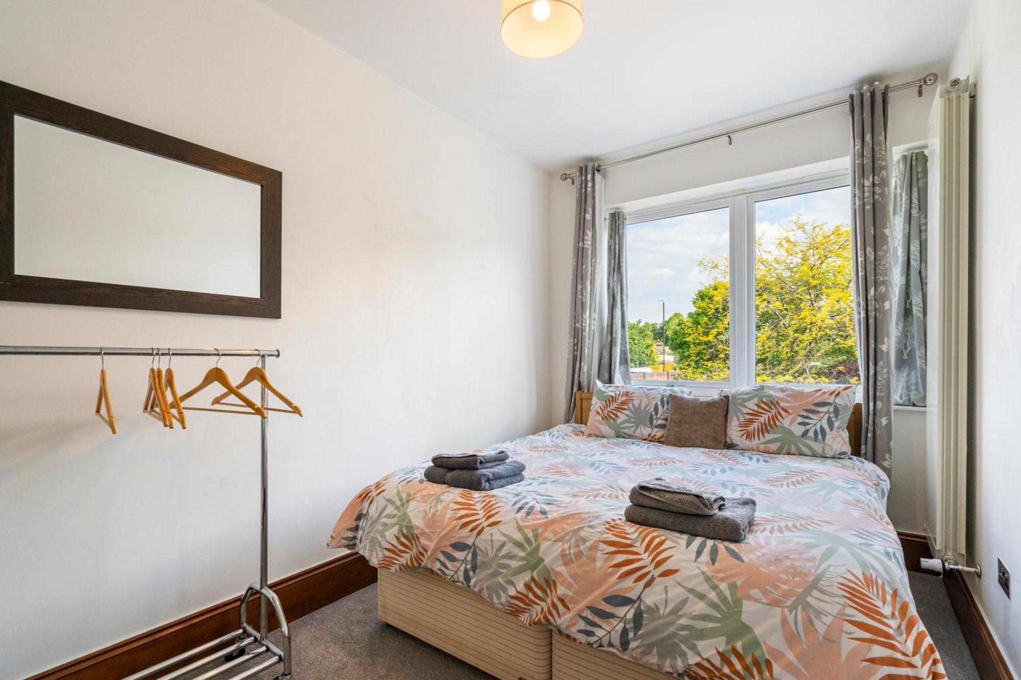 Modern 2 Bedroom Apartment In Mitcham, London מראה חיצוני תמונה