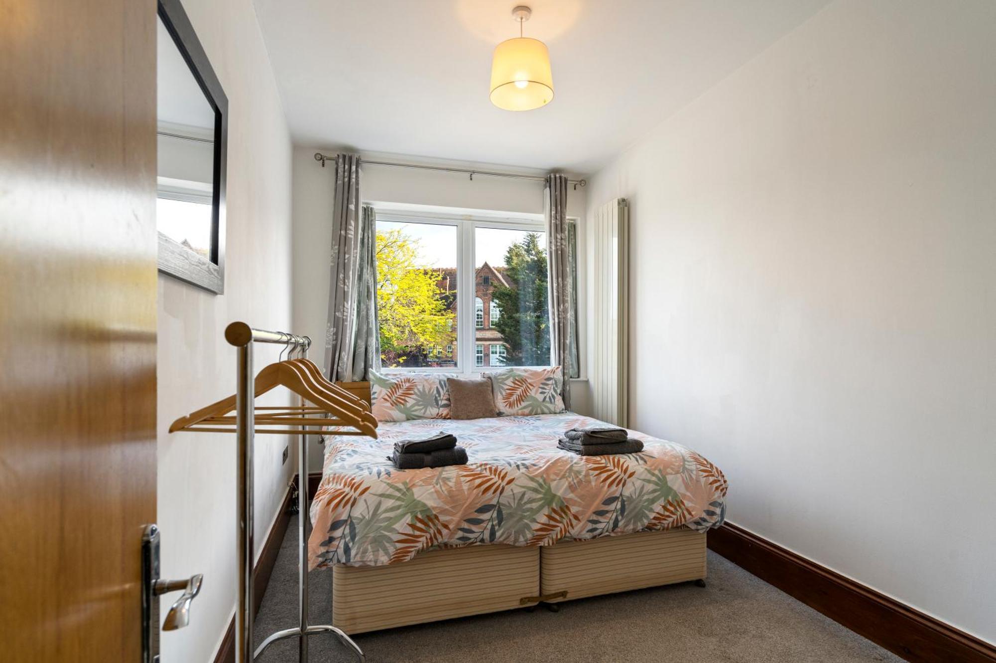 Modern 2 Bedroom Apartment In Mitcham, London מראה חיצוני תמונה